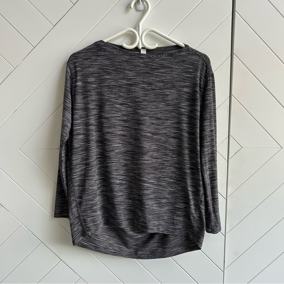 Lululemon Back in Action Long Sleeve Shirt
Wee Are From Space Dark Carbon size 4 - Picture 3 of 7